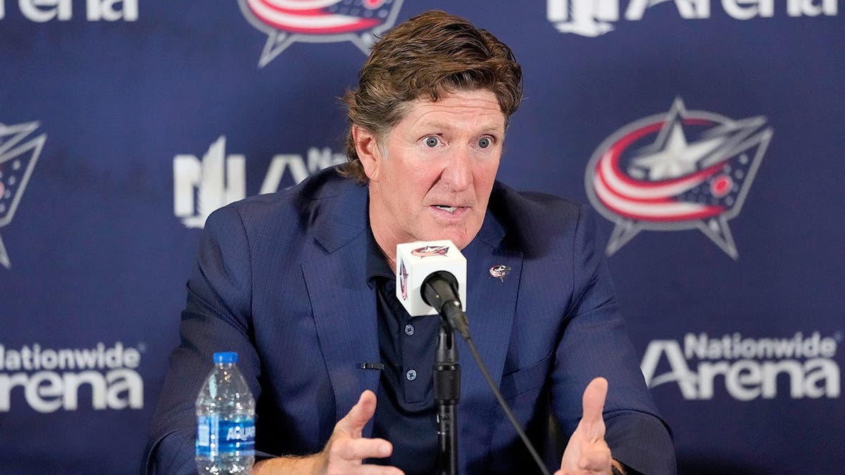 Mike Babcock with the Blue Jackets