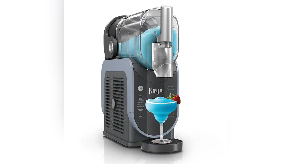 Create bar-style frozen drinks without the mess or guesswork.