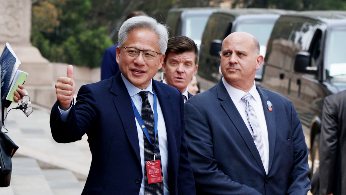 CEO de Nvidia, CEO Huang, llegó a Pekín ( China) junto con el presidente Donald .