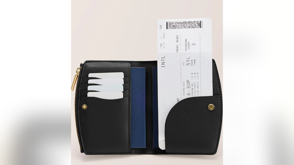 You can personalize this Italian Leather wallet.