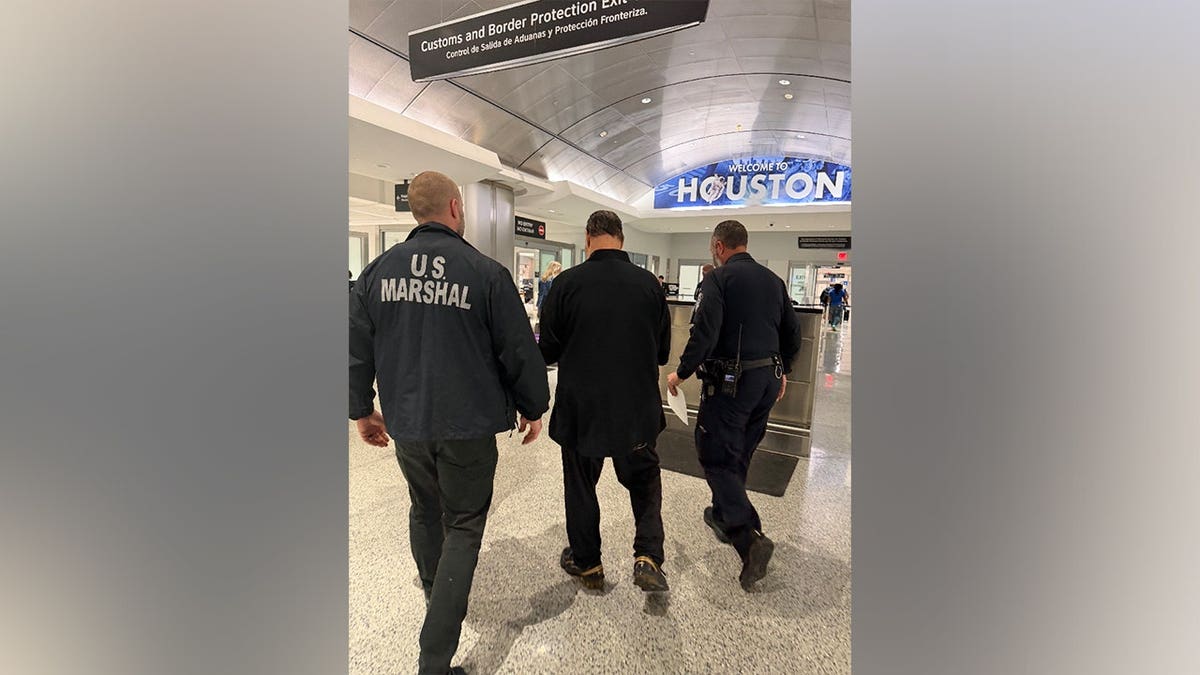 Richard Werstine lasting  successful  handcuffs during apprehension  successful  Panama City