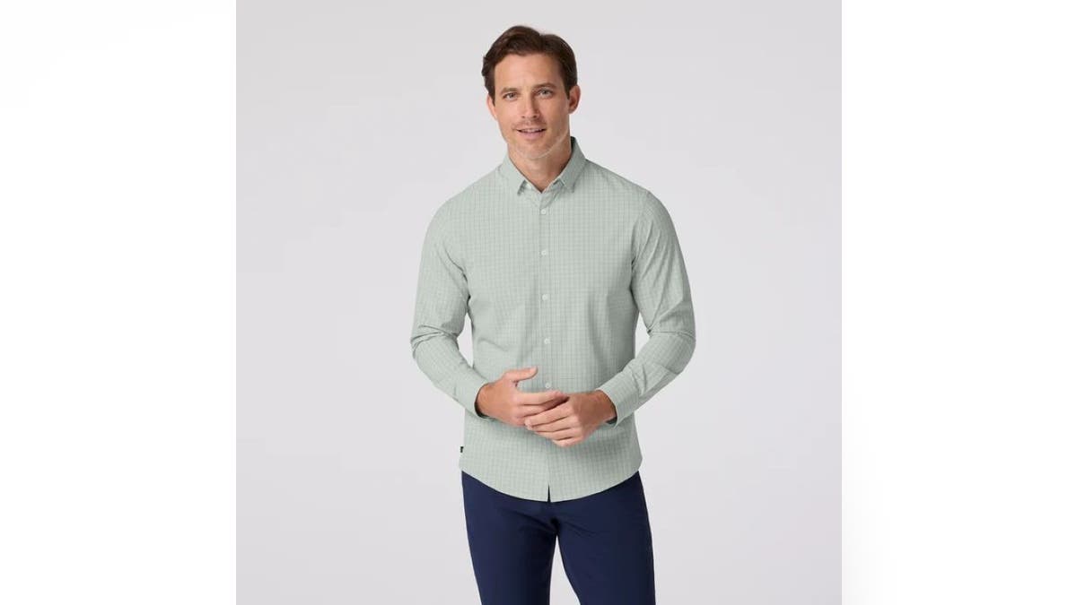 Make your dad's work week less stressful with this easy-maintenance dress shirt.