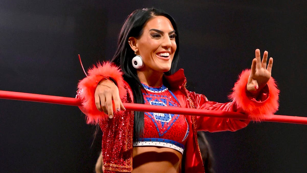 Tessa Blanchard wrestling in the U.S. vs. Canada Border Brawl event in Niagara Falls Ontario