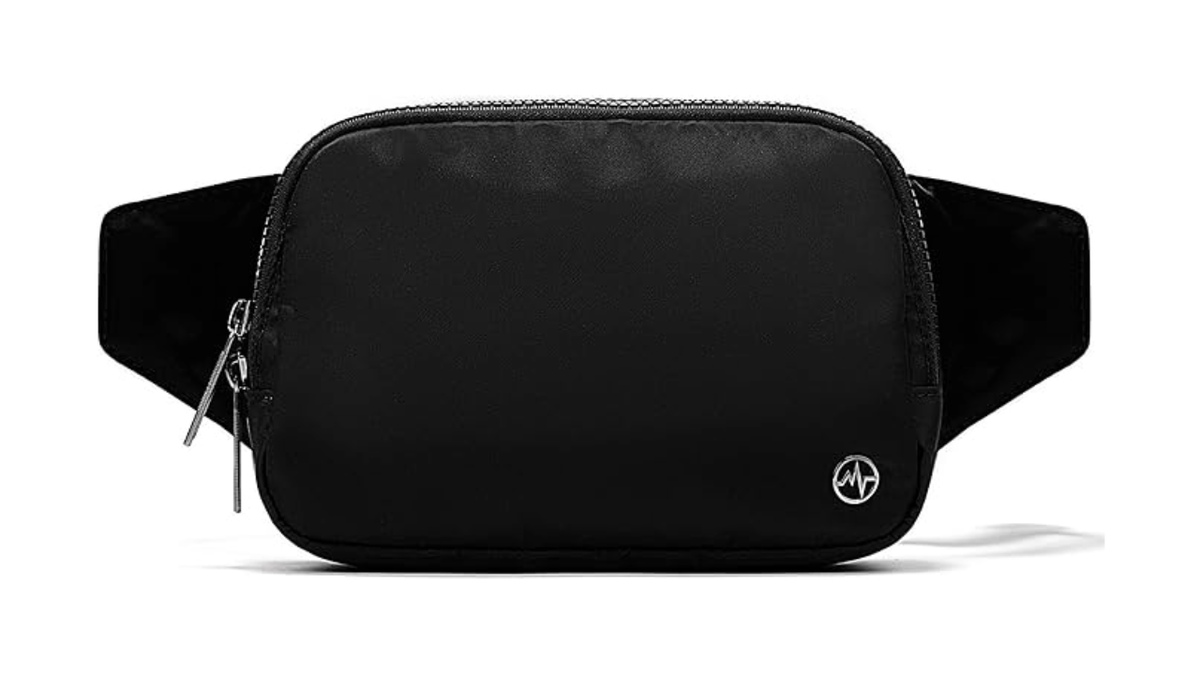 Pack your cash and daily items neatly in this smart bag.