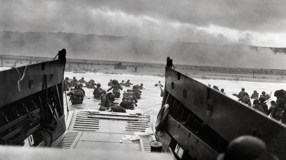 Americans from the 1st US Infantry landing on Omaha Beach during D-Day