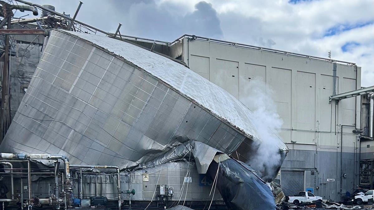 One Dead, Nine Missing After Chemical Tank Implodes at Washington Paper Mill