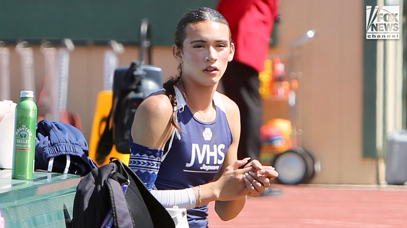 Atleta de secundaria critica la regla de podio compartido de CIF como respuesta humillante que falla a las competidoras femeninas