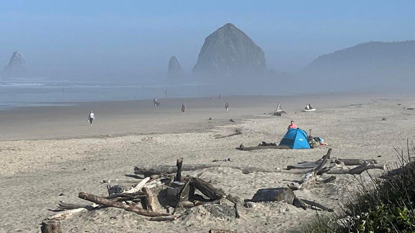 Pantai Cannon, Oregon.