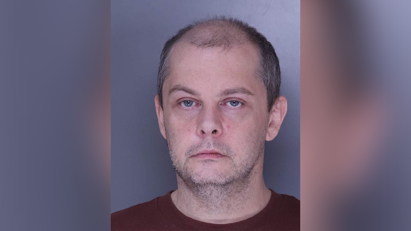 Hombre de Pennsylvania acusado de incendio provocado fatal después de que una mujer supuestamente rechazara sus avances