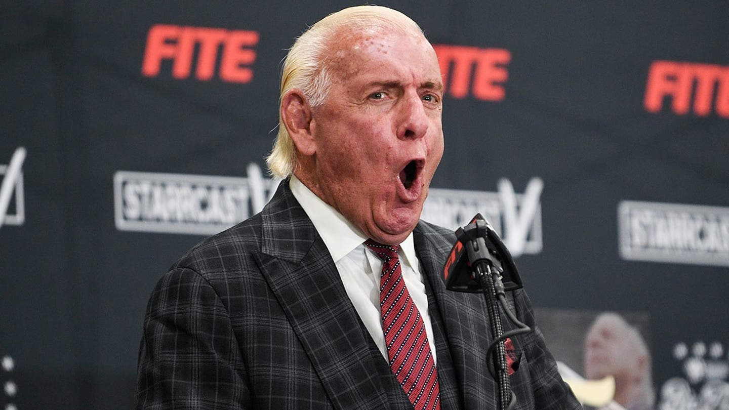 La leyenda de la WWE Ric Flair critica a Luka Doncic de los Lakers, pide al equipo que lo cambie
