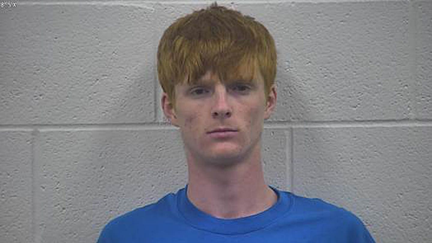 Hombre de Kentucky se declara en estado de demencia después de admitir que golpeó a su abuela hasta la muerte en un ataque grabado.