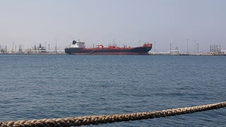 Mass tanker blackout rattles Gulf ahead of 1.35M-barrel oil transfer amid US-Iran talks: firm