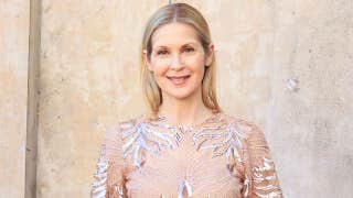 ‘Gossip Girl’ star Kelly Rutherford swears by airport workouts over the gym