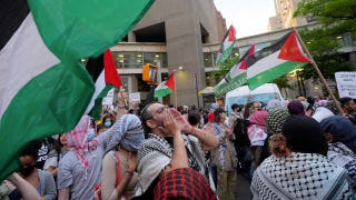 NYC lawmaker slams Mamdani over response to antisemitic graffiti, synagogue clashes: 'Not a leader'