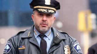 El jefe de policía de Minneapolis dimite tras entrometerse en una investigación, según el alcalde