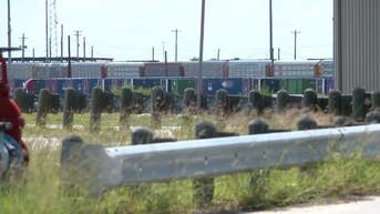 Illegal immigrants found dead in sweltering shipping container at Texas railyard - Fox News