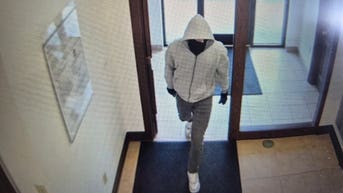 Two workers dead after masked man storms US Bank branch in small-town Kentucky - Fox News