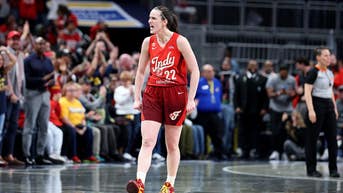 Caitlin Clark denied record-setting night after officials refused to count her passes - Fox News