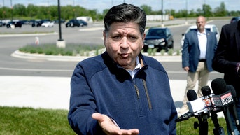 Illinois residents sue state leaders for requiring constant ID cards for guns - Fox News