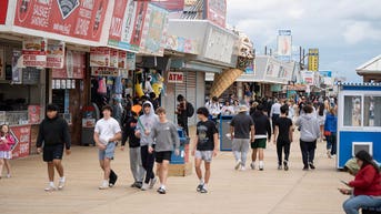 Popular beach town deploys FBI, SWAT and mounted cops to crush teen takeovers - Fox News