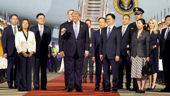 Trump turns Air Force One into a boardroom — and dares China to blink - Fox News