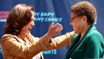 Kamala Harris endorses Karen Bass, claims she's fixing homelessness crisis: 'The leader Los Angeles needs'