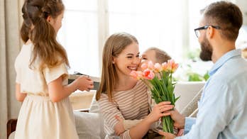The ultimate Mother's Day game plan for dads who want to knock it out of the park this year