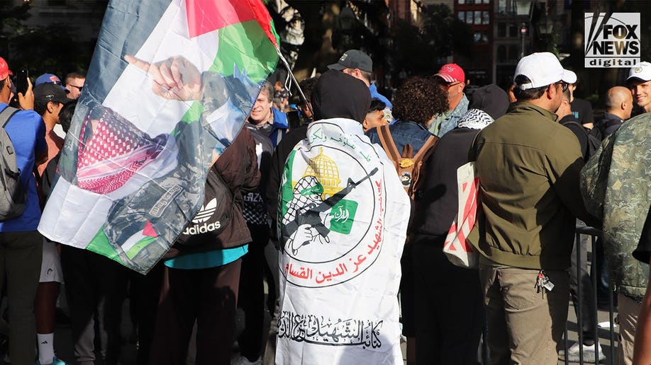 hamas-flags-2.jpg