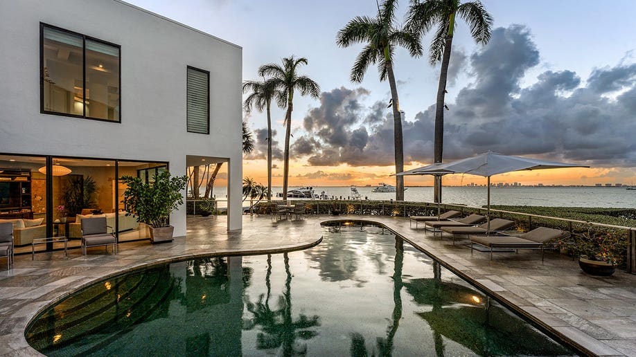 scarface-pool-water-view.jpg