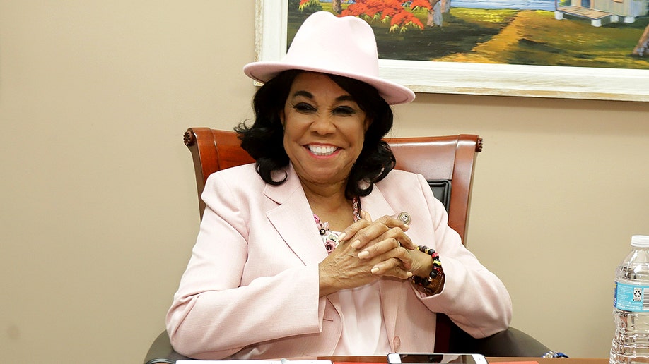 La diputada Frederica Wilson, demócrata por Florida, en una reunión