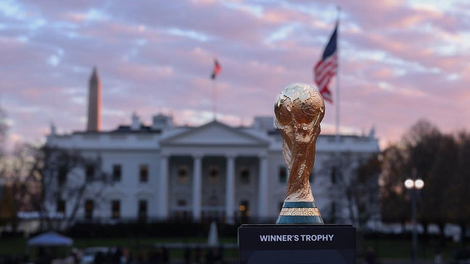 Estados Unidos elimina el costoso requisito de fianza para el visado de algunos viajeros que van al Mundial, según la administración Trump
