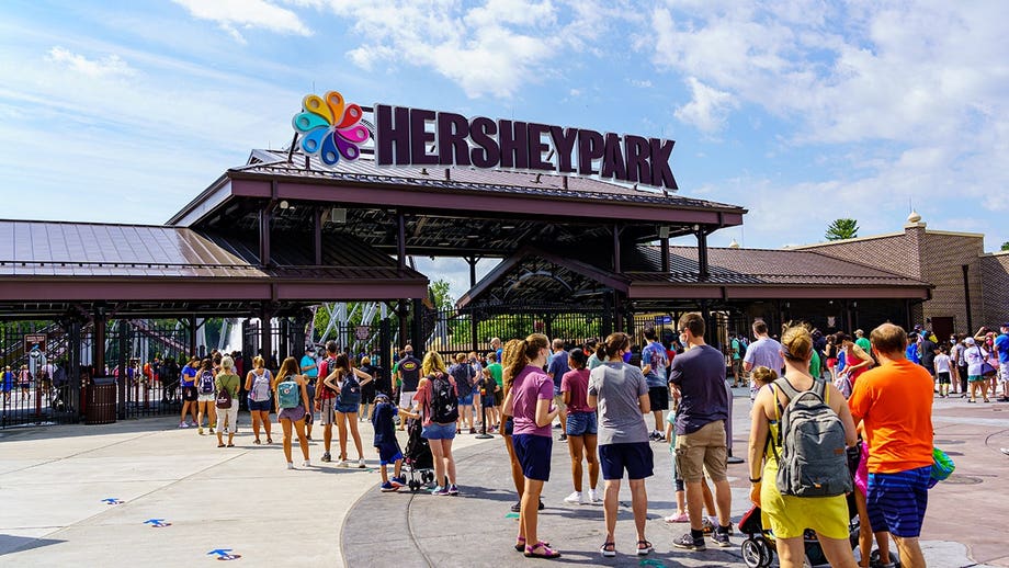 La apertura de verano de un popular parque de atracciones pende de un hilo, ya que los trabajadores amenazan con ir a la huelga