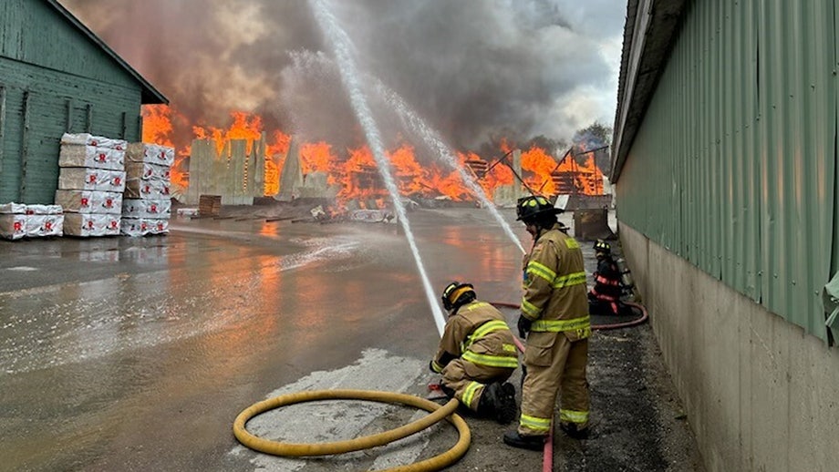 Firefighter killed, at least 10 injured in Maine explosion