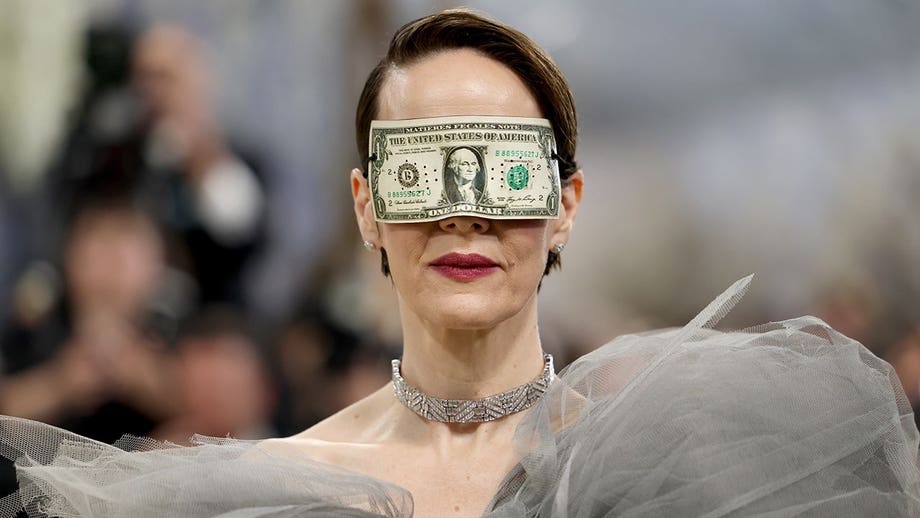 Sarah Paulson slammed for 'unbearable' hypocrisy with dollar blindfold at $100K Met Gala