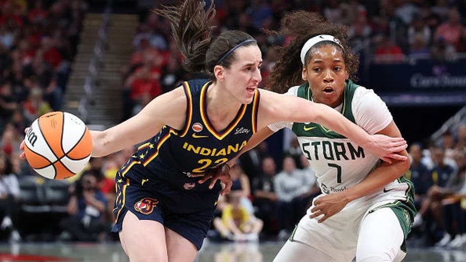 Caitlin Clark drops 21 points and 10 assists after WNBA used Raven Johnson in Fever promo graphics