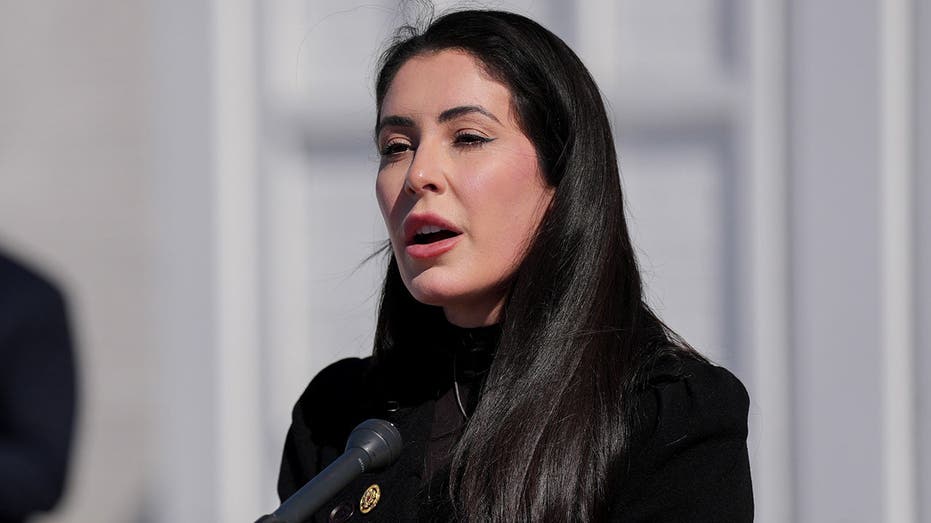 Congresswoman Anna Paulina Luna rocks rifle in viral tweet featuring beautiful scenery