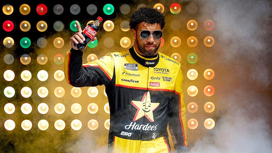 Bubba Wallace has tense pit road confrontation, NASCAR fans rip female driver & Sam Busch goes cowgirl!