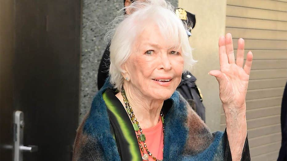 Ellen Burstyn on the habits she gave up to stay thriving at 93 years old