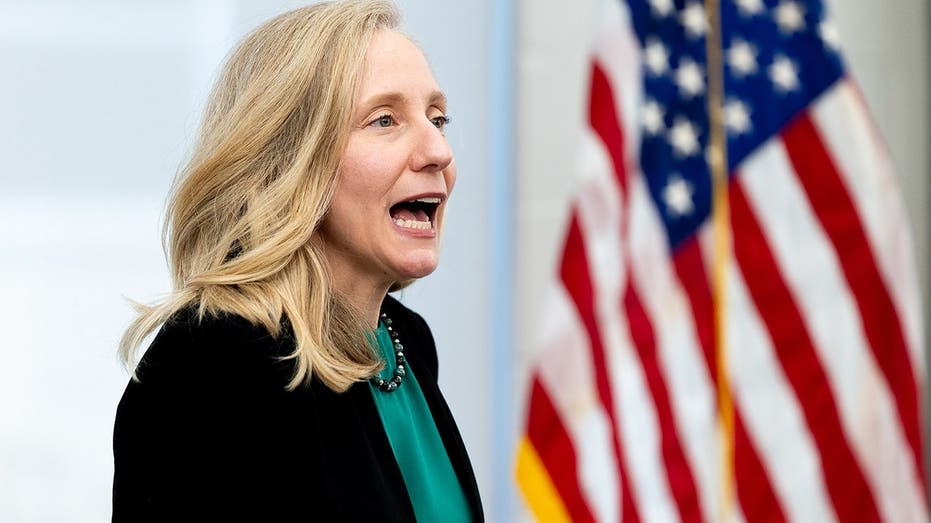 Legal expert unleashes on Spanberger's new executive order targeting ICE: 'Political theater'