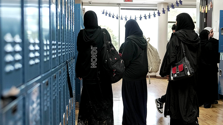 California school district sued over field trip to mosque where students allegedly donned Muslim garb