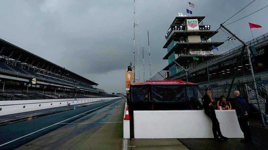 First day of Indy 500 qualifying gets rained out, sets up an altered format for Sunday