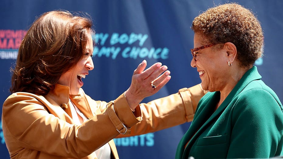 Kamala Harris endorses Karen Bass, claims she's fixing homelessness crisis: 'The leader Los Angeles needs'