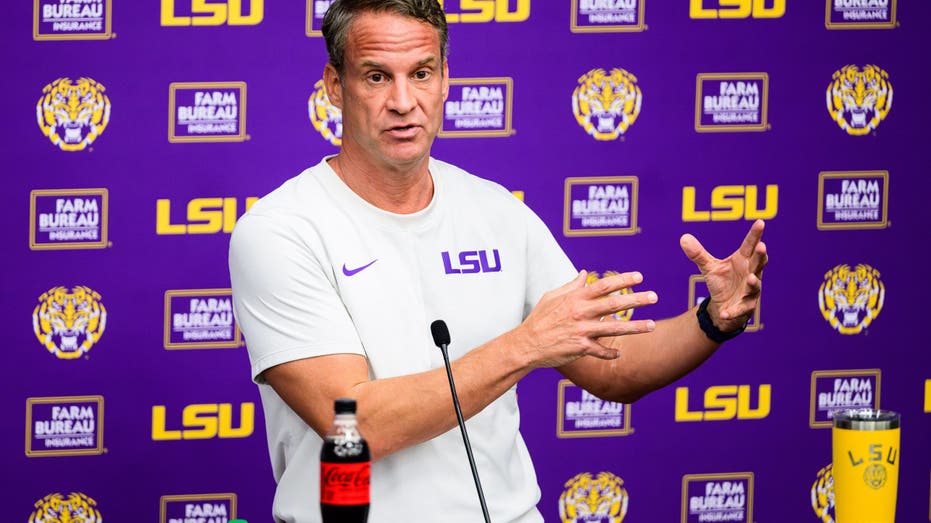Lane Kiffin savagely destroyed on social media after insane Ole Miss segregation comments