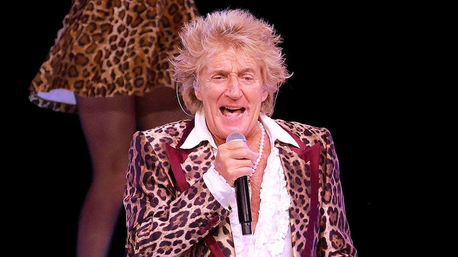 Rod Stewart cancels Las Vegas concert hours before showtime on doctor's orders
