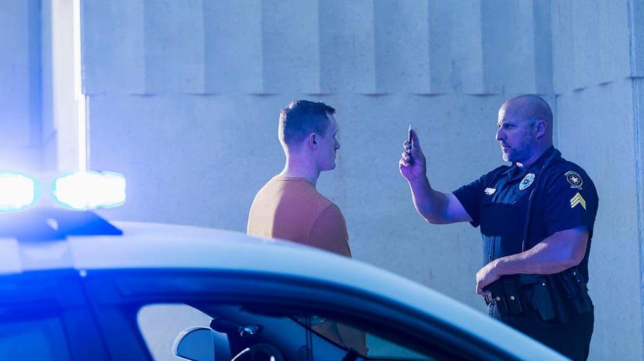 Man plays musical DWI chairs with his friend after showing up drunk to pick them up from DWI arrest