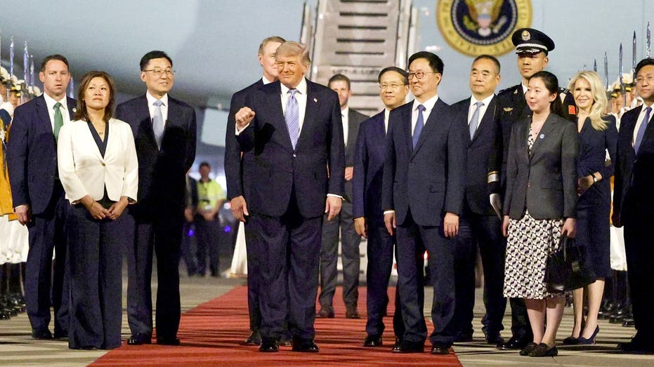 Trump turns Air Force One into a boardroom — and dares China to blink