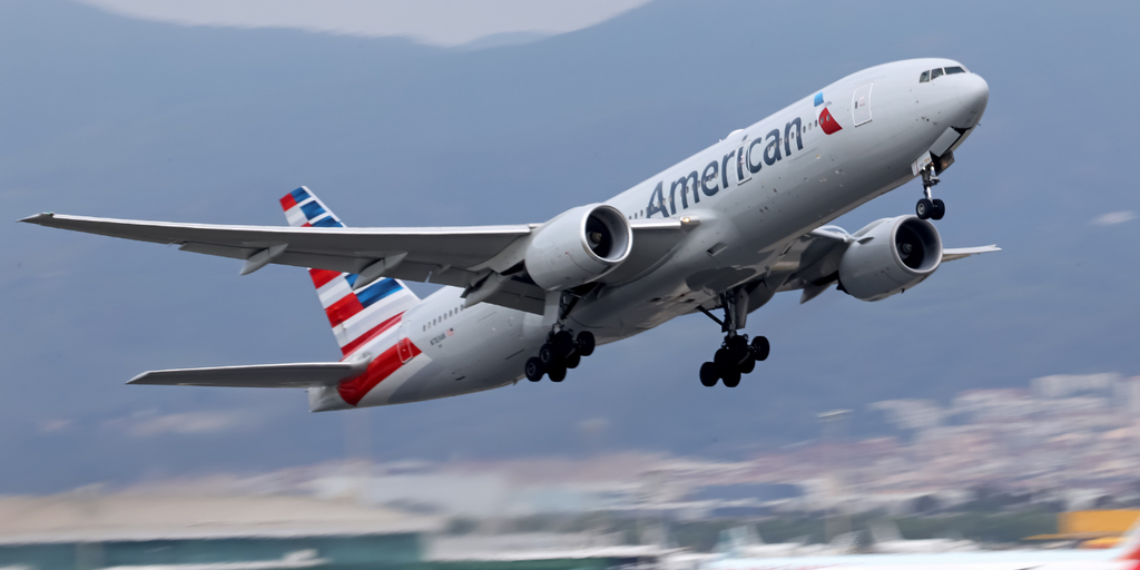 Air traffic control audio captures tense moment two planes nearly collided at Boston Logan Airport
