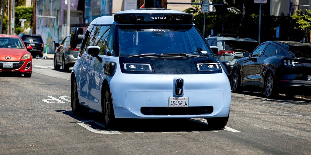 東本昌平　RIDEX CAROLAWAY HALMAN Waymo Ojai robotaxi built for passengers launches with free rides