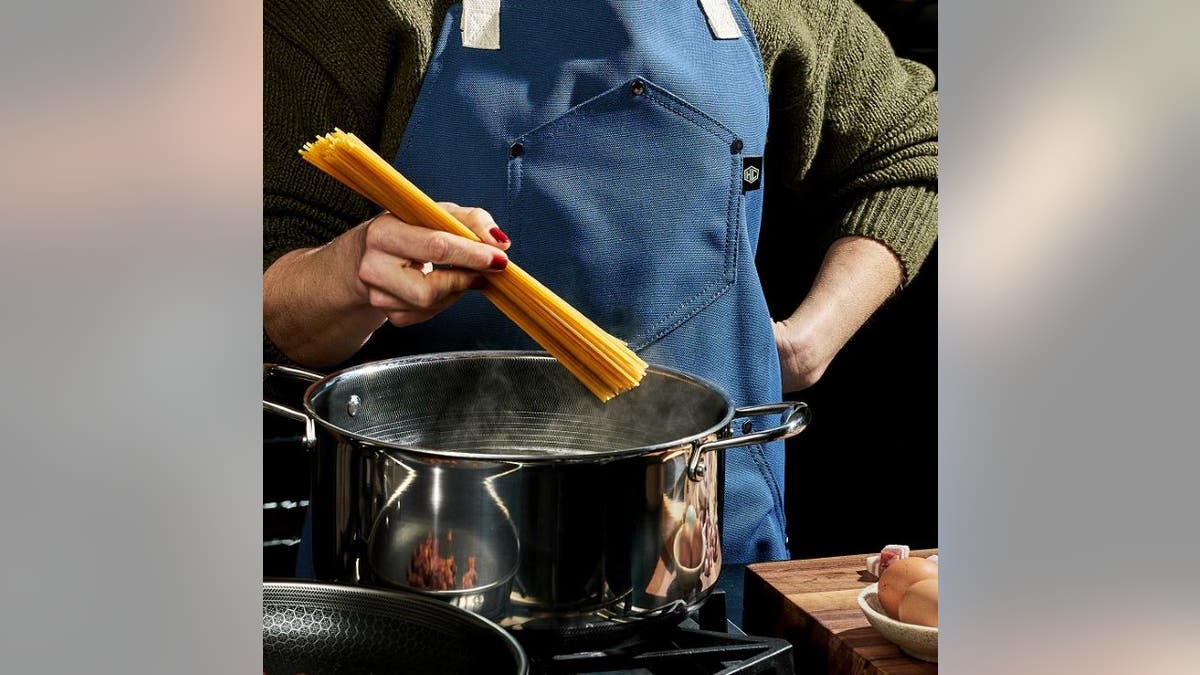 Always be prepared for pasta night with this pot and pan set.