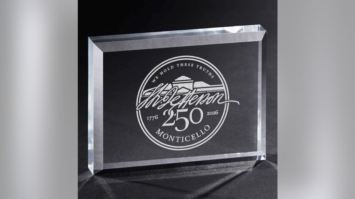 This keepsake fits anywhere in your home.